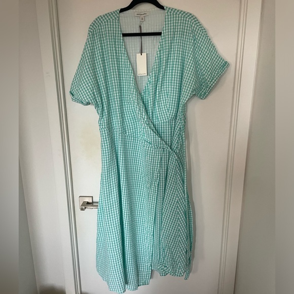Mint green gingham wrap dress - Picture 5 of 7